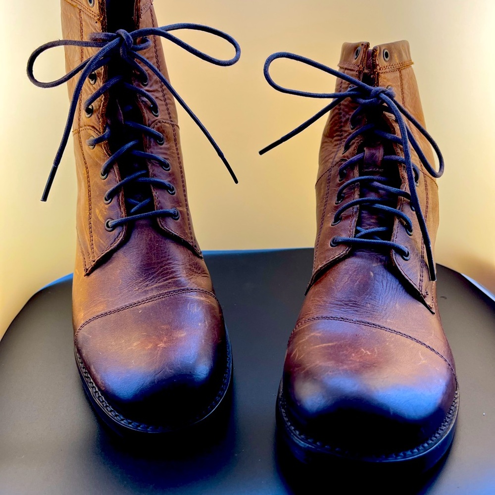 Frye Erin Cap Toe Boots in Cognac, a caramel brown color. Women’s size 9B. New.